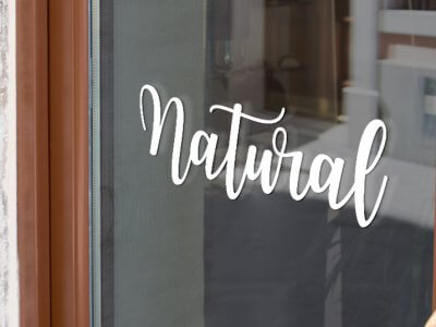 לוגו Natural לדלת