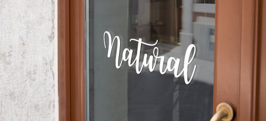 לוגו Natural לדלת