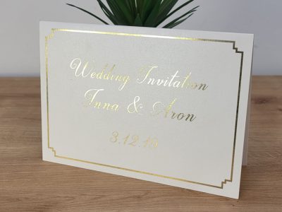 הזמנה נפתחת הטבעת זהב עם מסגרת