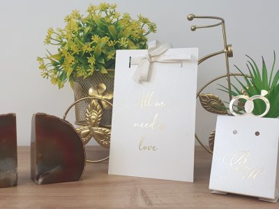 הזמנה לחתונה הטבעת זהב עם סרט