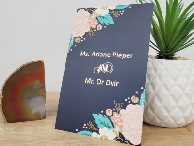 הזמנה לחתונה זהב על כהה עלים תכלת