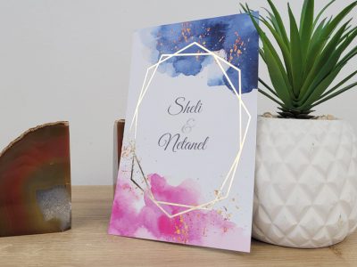 הזמנה לחתונה זהב על כהה מסגרת