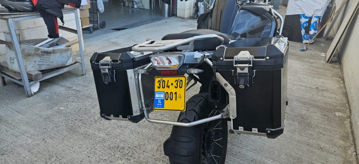 מדבקות לארגזי אופנוע BMW