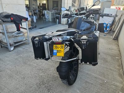 מדבקות לארגזי אופנוע BMW