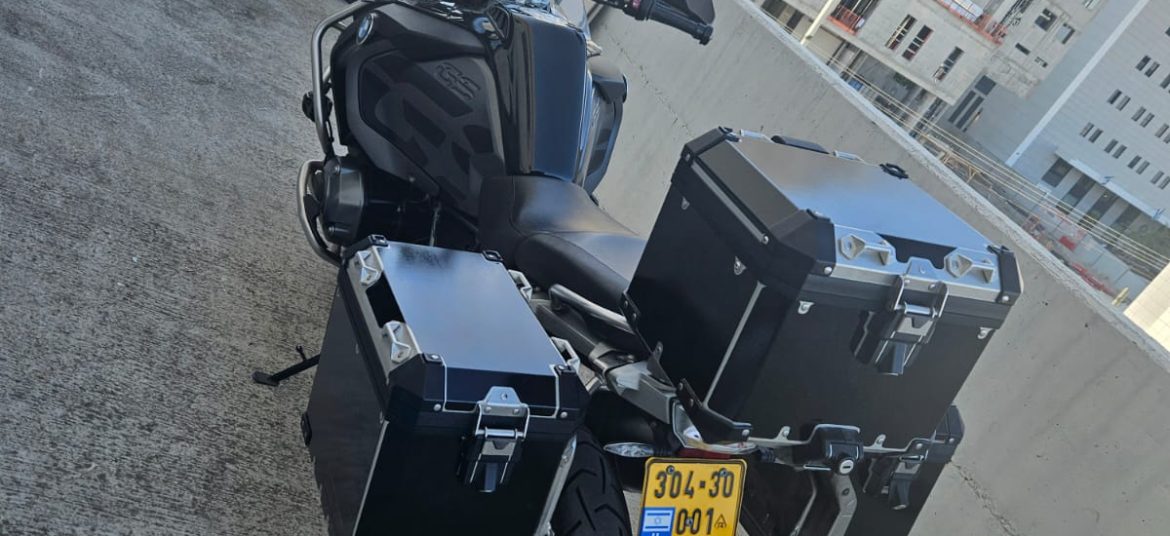 מדבקות לארגזי אופנוע BMW